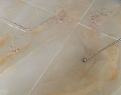 东洲瓷砖空鼓维修公司分享粘合剂选择不当在瓷砖铺贴过程中可能导致以下问题
